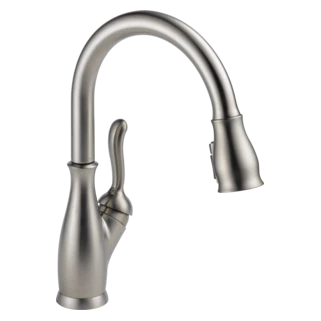 Delta Leland: Single Handle Pull-Down Kitchen Faucet with ShieldSpray Technology - Image 5